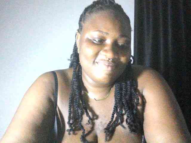 Hotchocolatee191 webcam