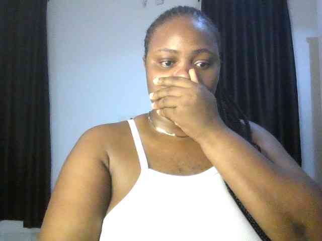 Hotchocolatee191 webcam