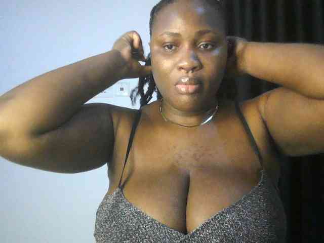 Hotchocolatee191 webcam