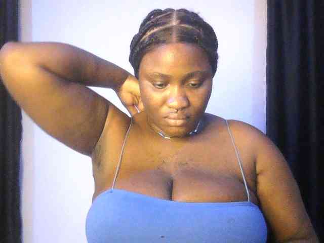Hotchocolatee191 webcam