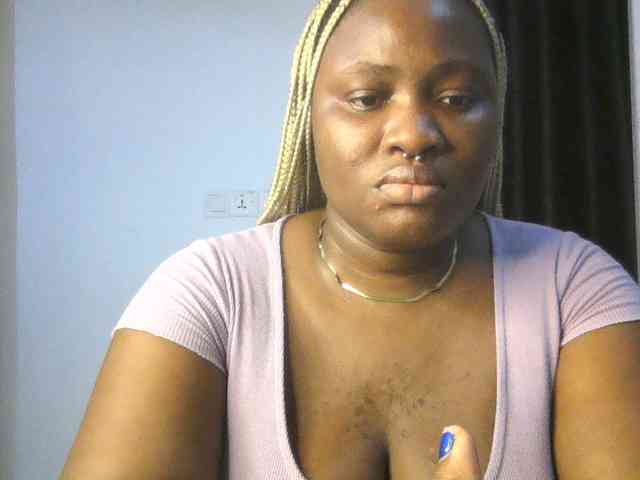 Hotchocolatee191 webcam
