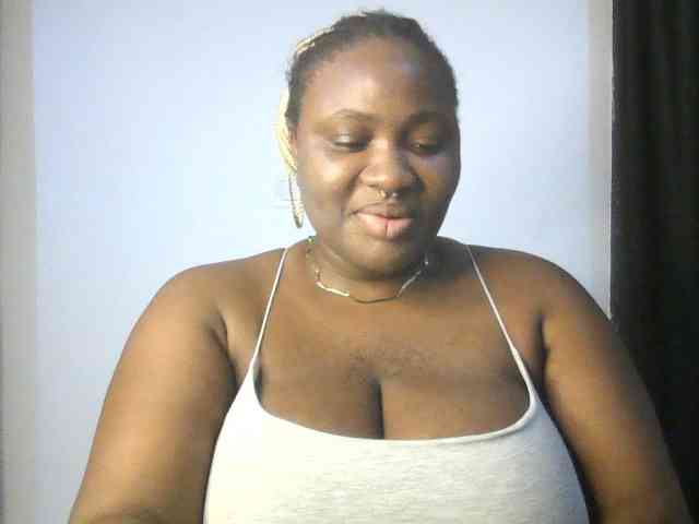 Hotchocolatee191 webcam