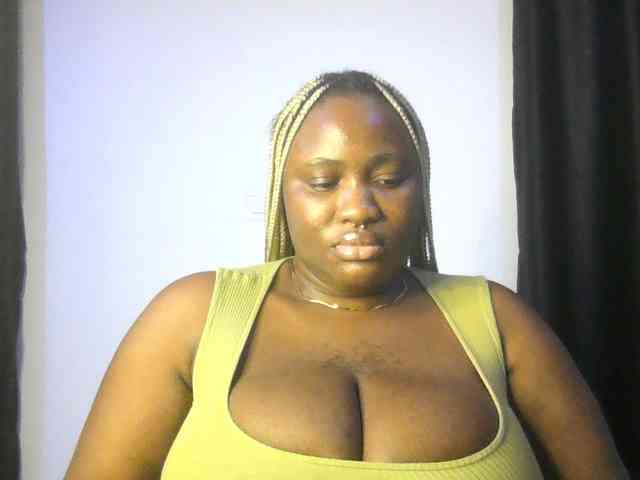 Hotchocolatee191 webcam
