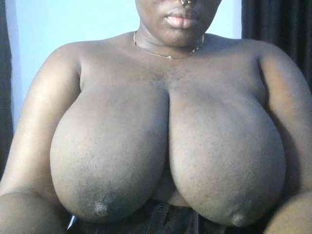 Hotchocolatee191 webcam