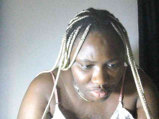 Hotchocolatee191 webcam