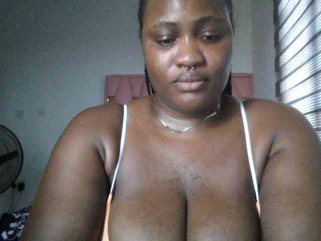 Hotchocolatee191 webcam