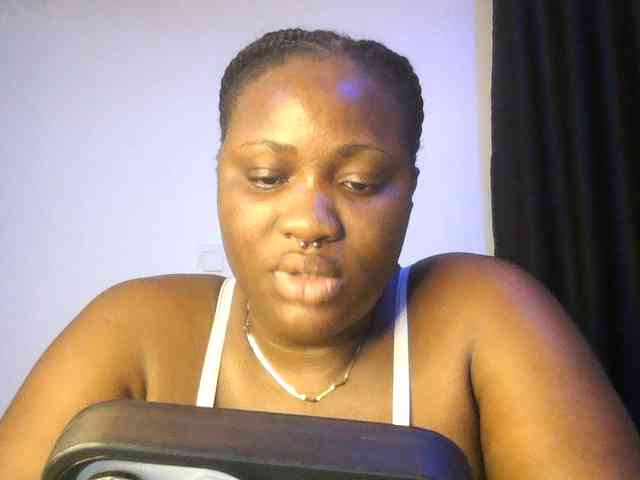 Hotchocolatee191 webcam
