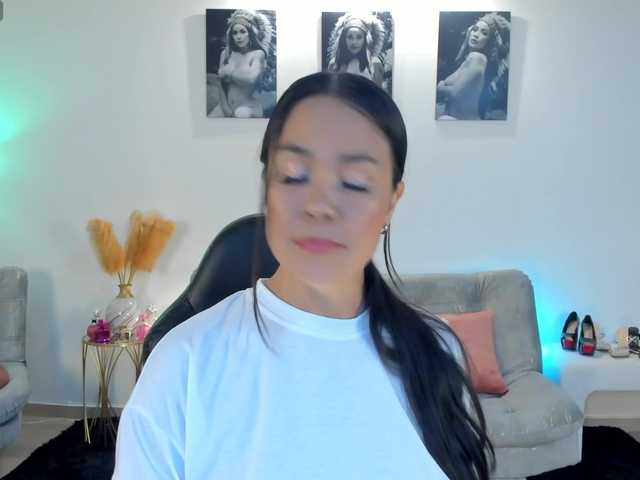 puiyee13's BongaCams show and profile