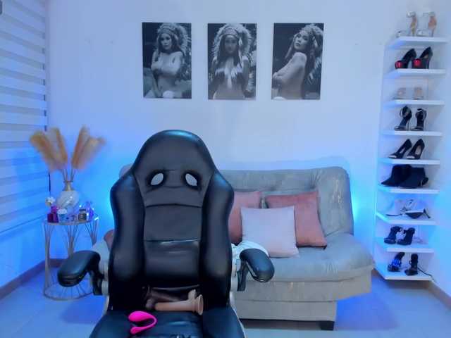 puiyee13 live cam on BongaCams