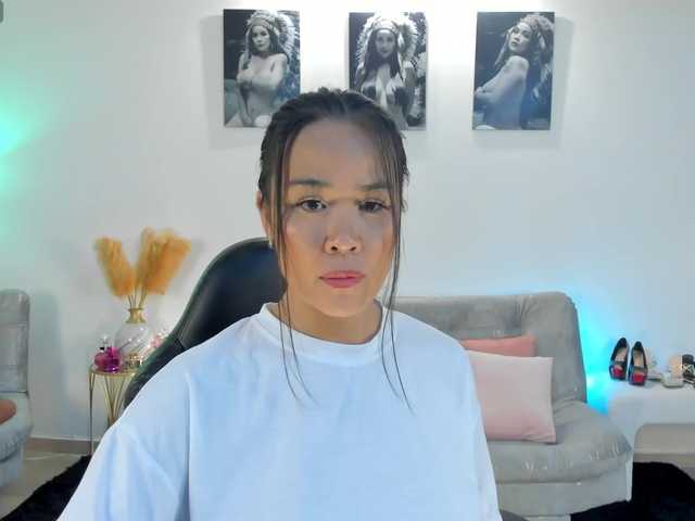 puiyee13's BongaCams show and profile