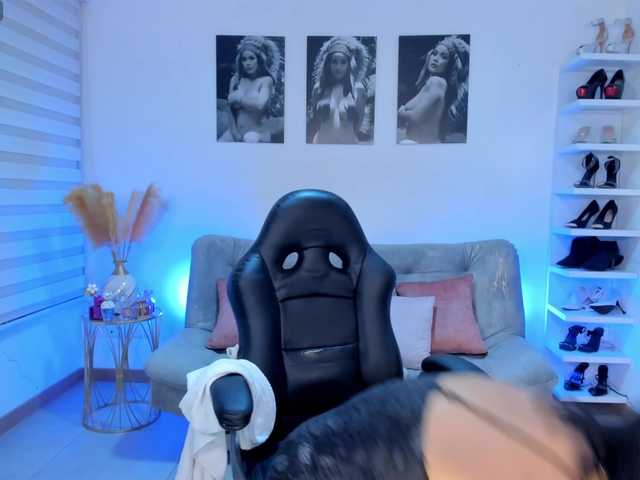 puiyee13 live cam
