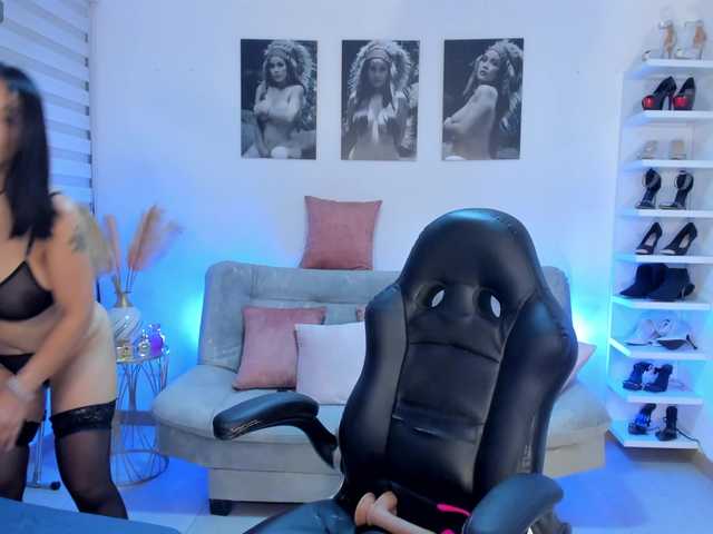 puiyee13 live cam preview