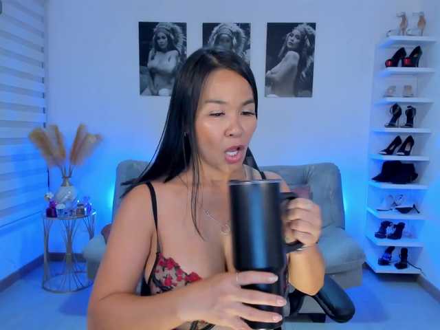 puiyee13 live cam on BongaCams
