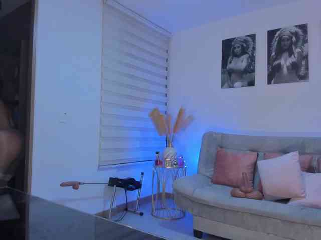 puiyee13 webcam