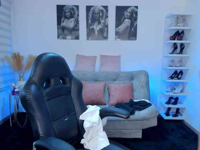 puiyee13 webcam