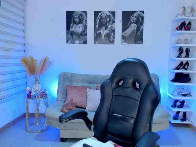 puiyee13 webcam