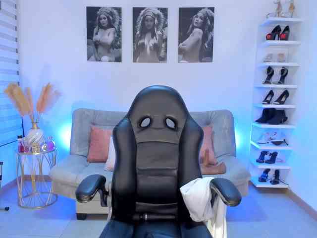 puiyee13 webcam