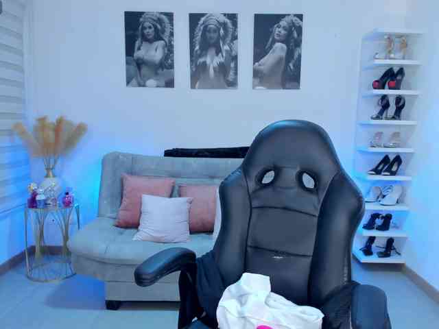 puiyee13 webcam