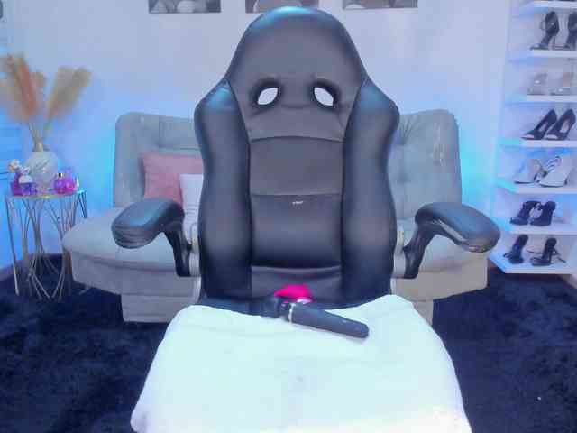 puiyee13 webcam