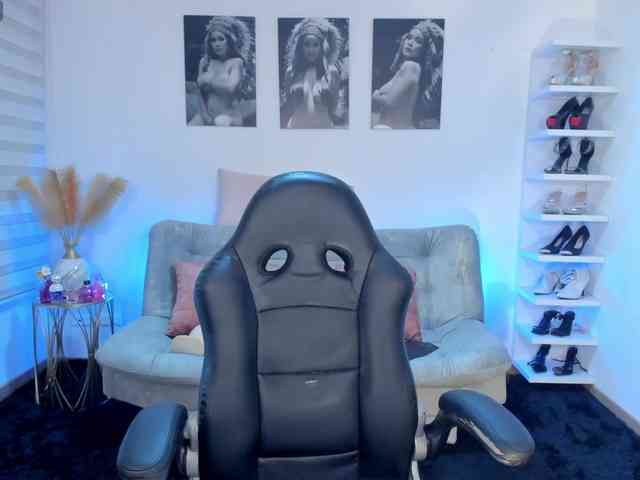 puiyee13 webcam