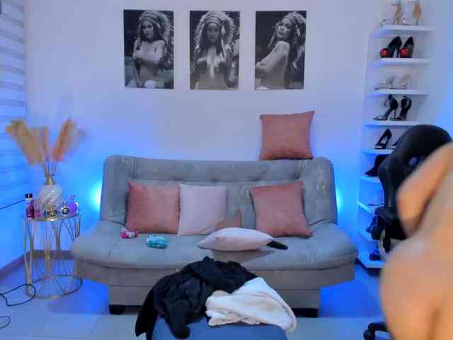 puiyee13 webcam