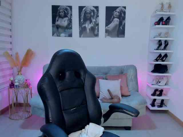 puiyee13 webcam