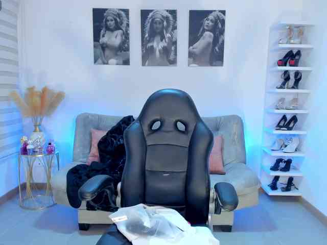 puiyee13 webcam