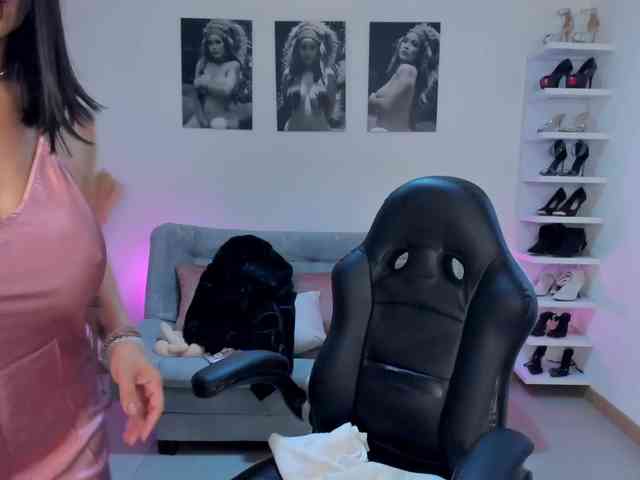 puiyee13 webcam