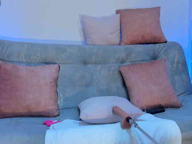 puiyee13 webcam