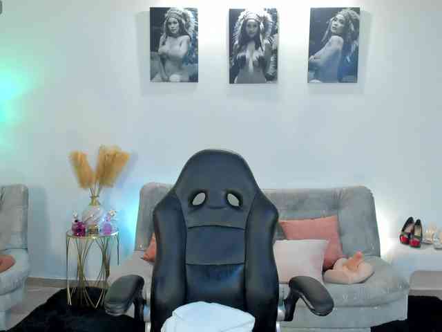puiyee13 webcam