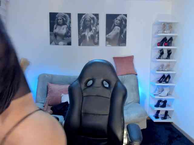 puiyee13 webcam