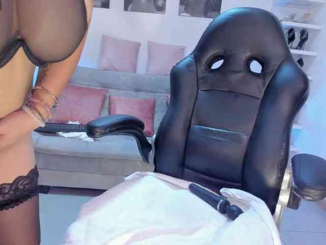 puiyee13 webcam