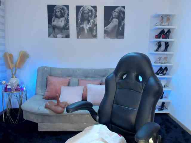 puiyee13 webcam