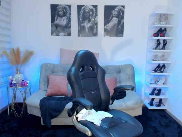 puiyee13 webcam