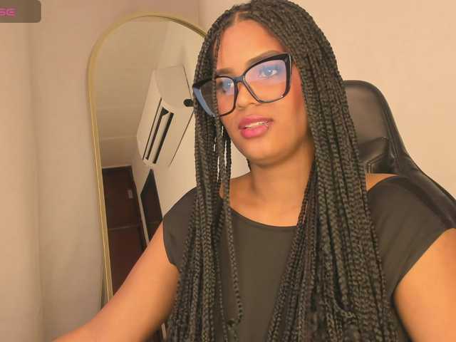aishaBigass live webcam show