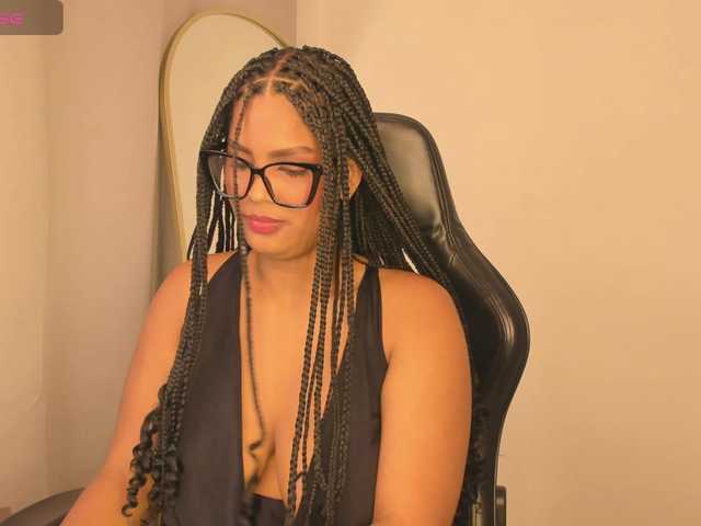 le modèle aishaBigass est en webcam porno dans un show sur le site bongacams, il possède les tags suivants: Latino/Hispanic,Brunette,Trimmed