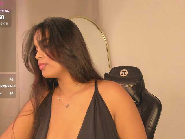 aishaBigass live cam on BongaCams