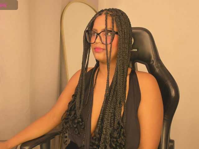 aishaBigass live cam on BongaCams