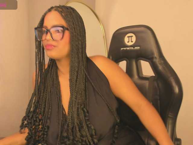aishaBigass live cam on BongaCams