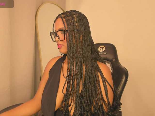aishaBigass live cam on BongaCams