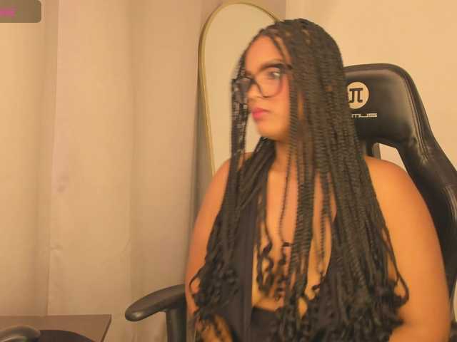 aishaBigass live cam on BongaCams