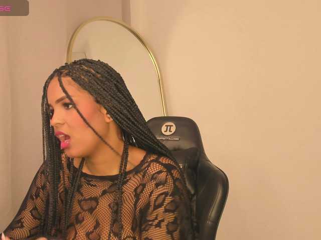aishaBigass live webcam show