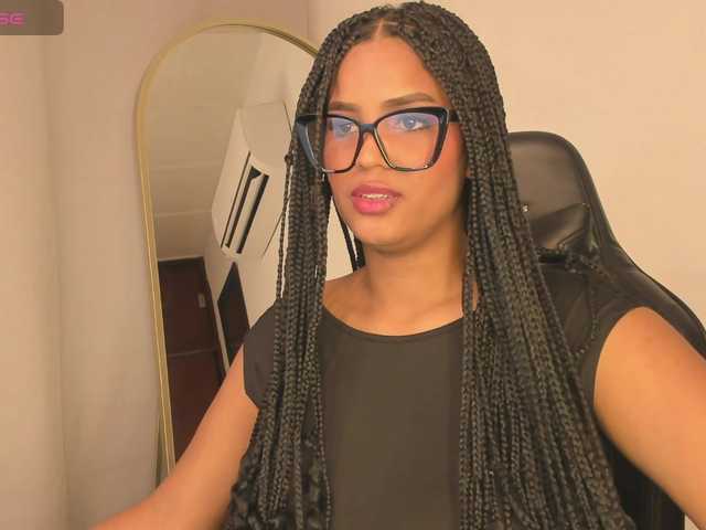 aishaBigass live webcam show