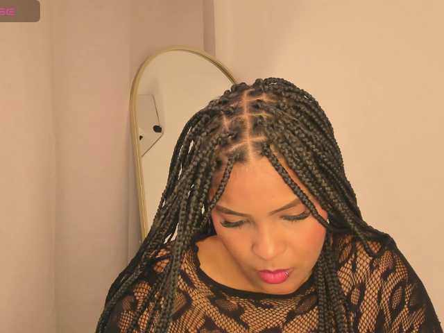 aishaBigass live webcam show