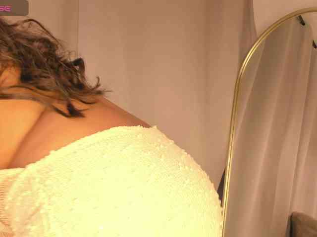 aishaBigass webcam