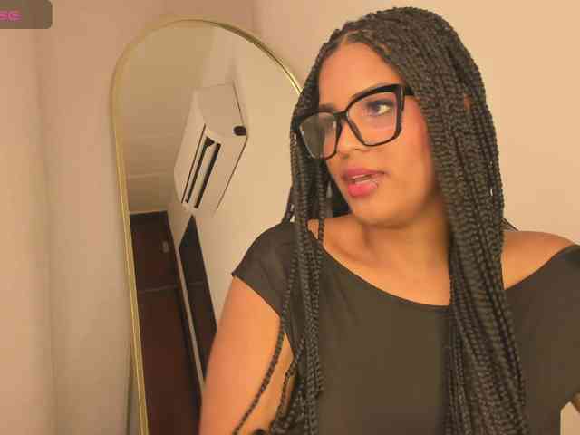 aishaBigass webcam