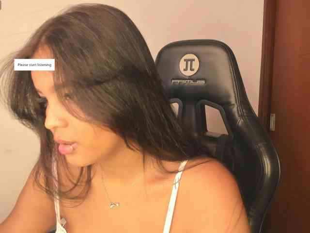 aishaBigass webcam
