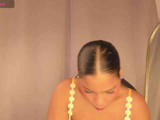 aishaBigass webcam