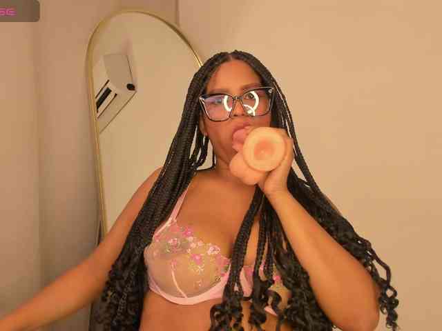 aishaBigass webcam