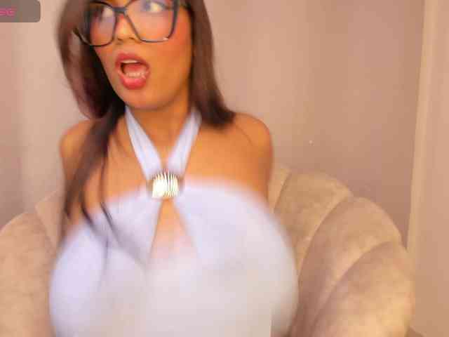 aishaBigass webcam